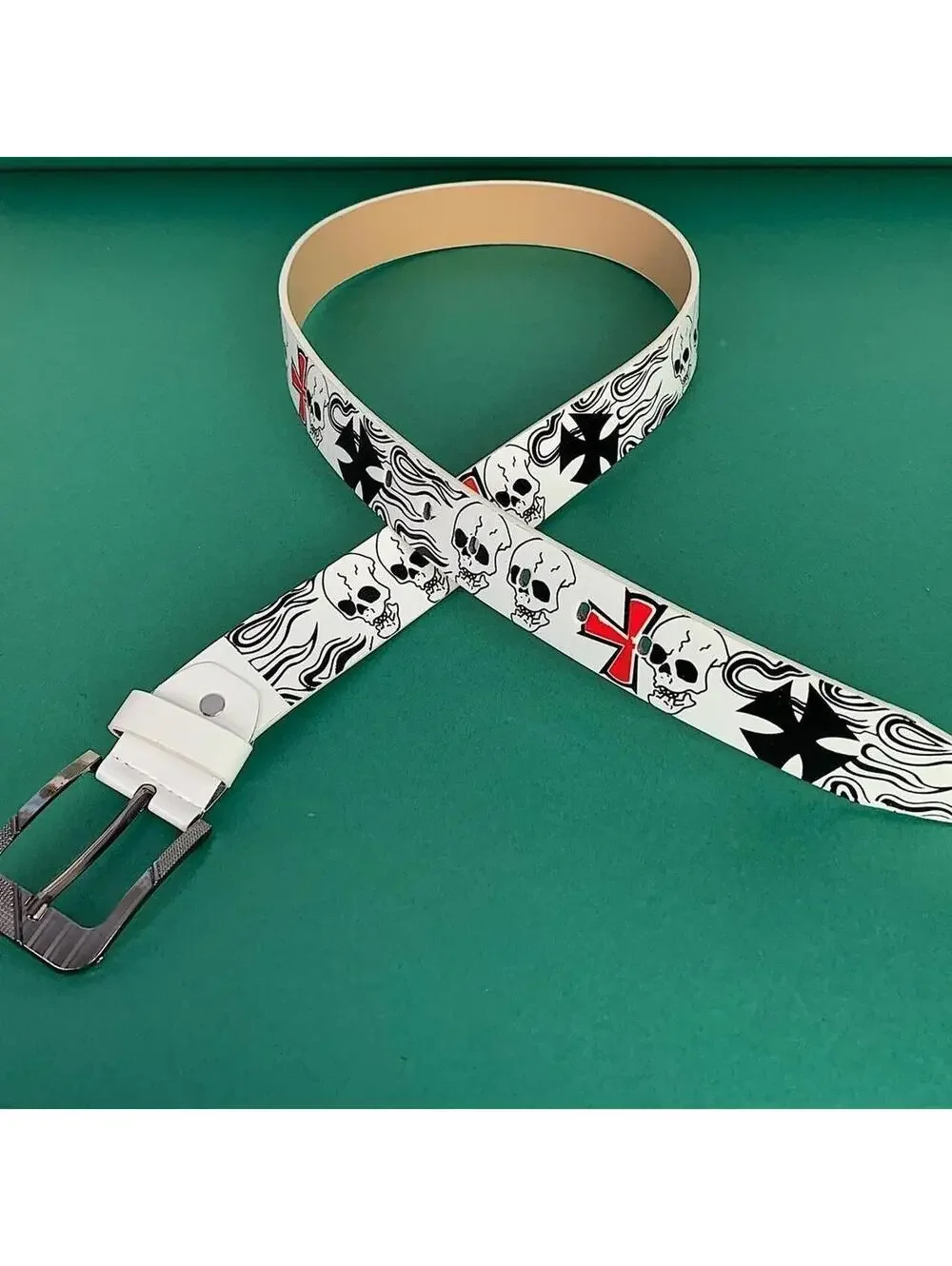 Y2k Cyber 2000s style skull grunge emo white and silver belt. Fits a 33.5-39